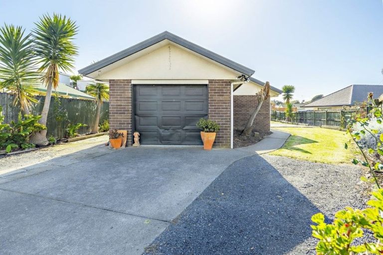 Photo of property in 45 Robert Ross Place, Clendon Park, Auckland, 2103