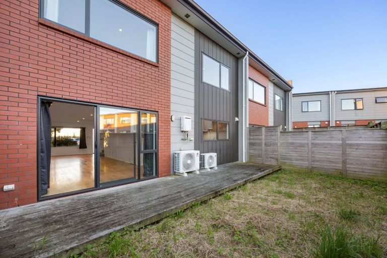 Photo of property in 60 Bordeaux Parade, Te Atatu South, Auckland, 0610