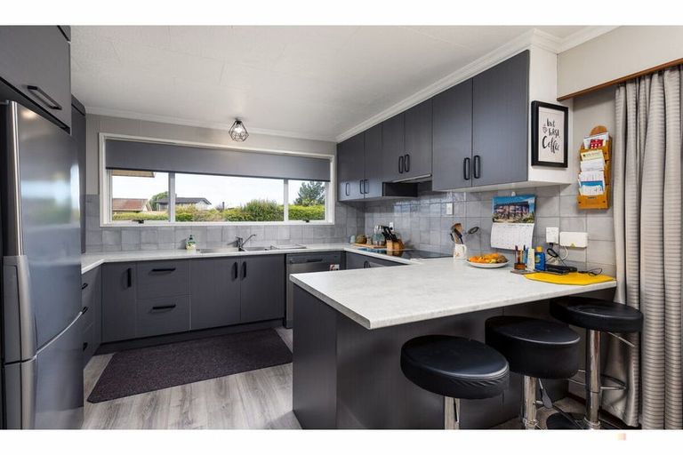 Photo of property in 11 Oxford Street, Waimate, 7924