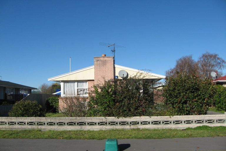 Photo of property in 11 Camelia Place, Islington, Christchurch, 8042