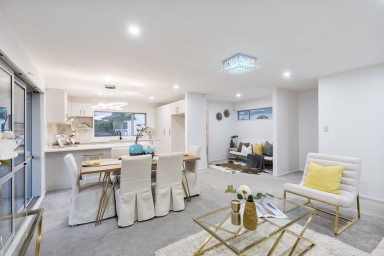 Photo of property in 2 Dhaka Lane, Ranui, Auckland, 0612