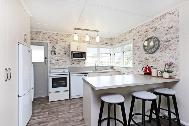 Photo of property in 44 Clarence Cox Crescent, Pirimai, Napier, 4112