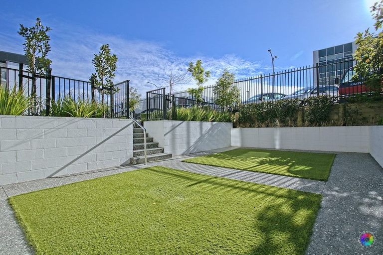 Photo of property in 212/19 Rawene Road, Birkenhead, Auckland, 0626