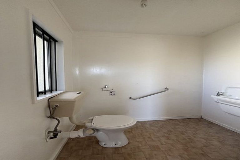 Photo of property in 35 Shirley Road, Shirley, Christchurch, 8013