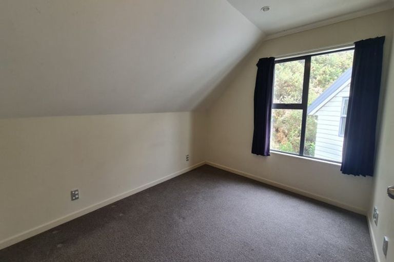 Photo of property in 30a Domanski Crescent, Owhiro Bay, Wellington, 6023