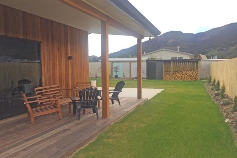 Photo of property in 21 Pennycook Place, Lake Hawea, Wanaka, 9382