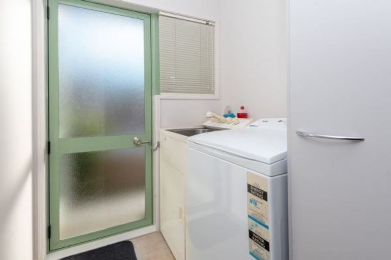 Photo of property in 2/30 Uxbridge Road, Mellons Bay, Auckland, 2014