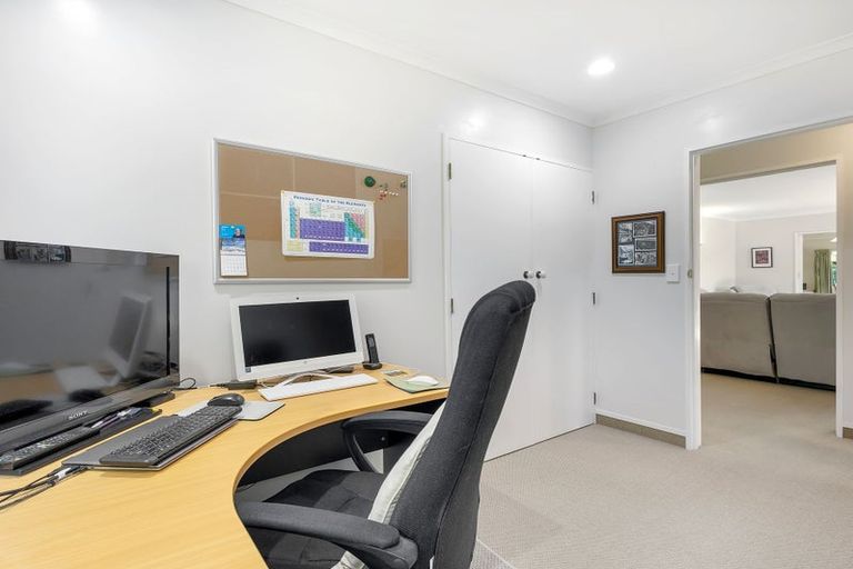 Photo of property in 9 Gresham Place, Taradale, Napier, 4112