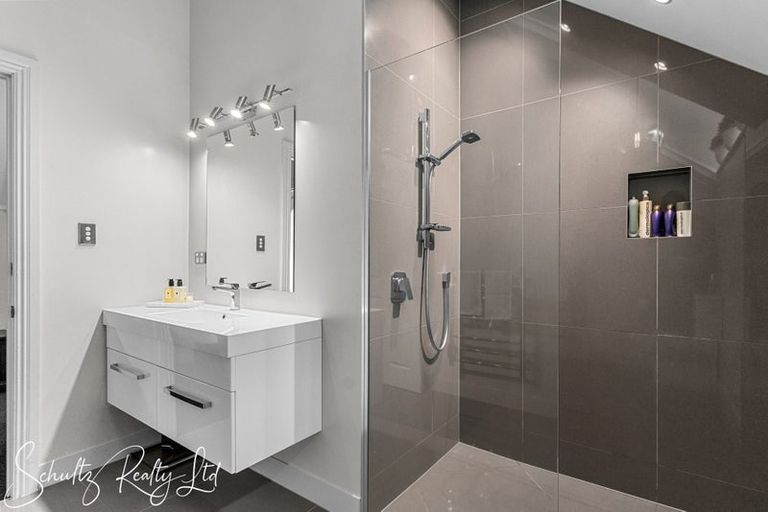 Photo of property in 3251 Paparoa-oakleigh Road, Paparoa, 0571