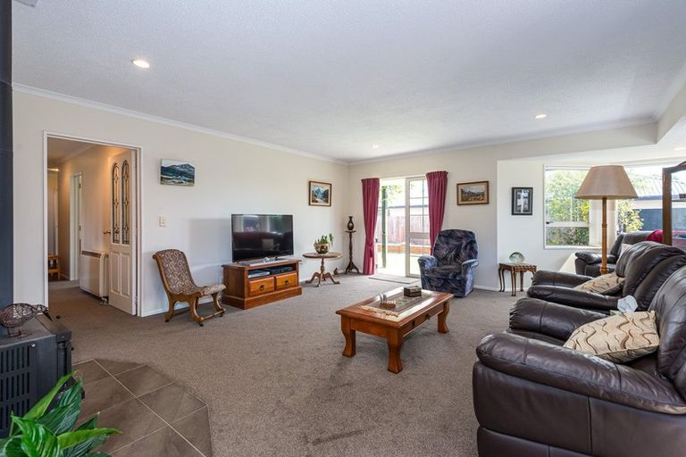 Photo of property in 4 Beauford Place, Parklands, Christchurch, 8083