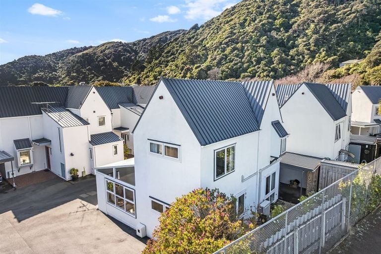 Photo of property in 7/354 Muritai Road, Eastbourne, Lower Hutt, 5013