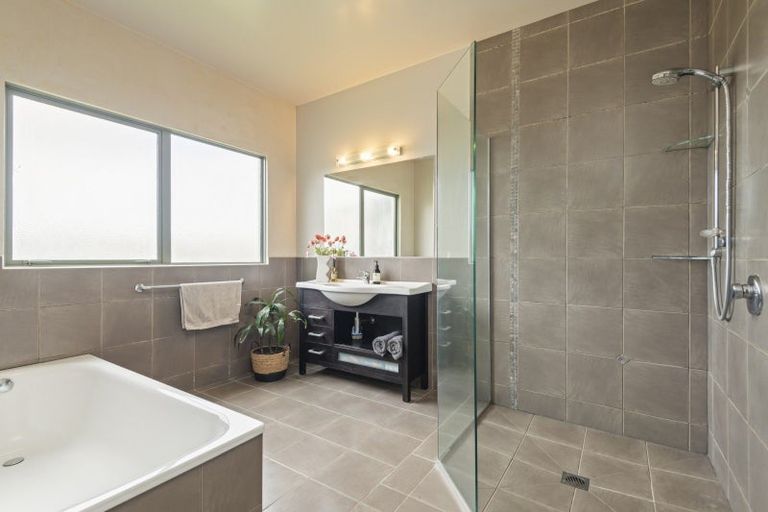 Photo of property in 307 Ngahere Park Road, Turitea, Palmerston North, 4472