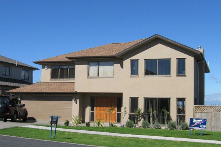 Photo of property in 57 Harbour View Road, Te Atatu Peninsula, Auckland, 0610