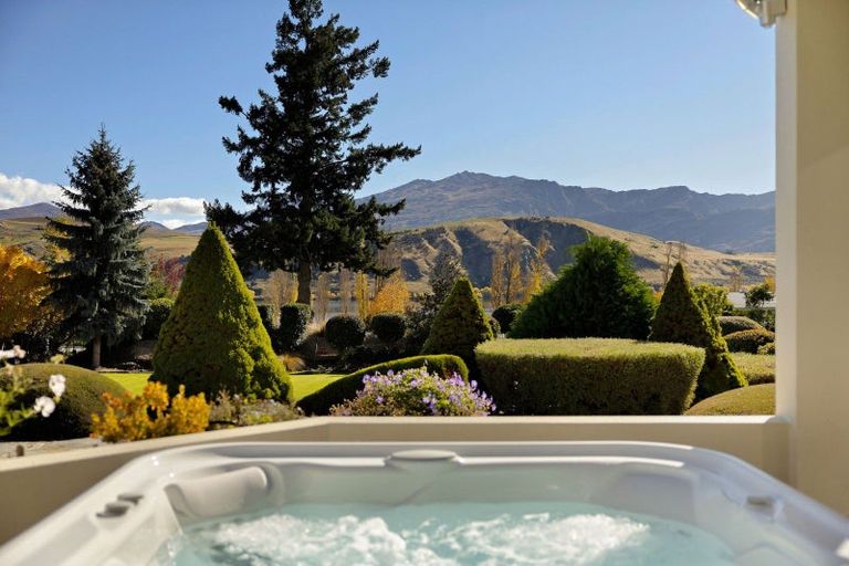 Photo of property in 714 Lake Hayes-arrow Junction Highway, Lake Hayes, Queenstown, 9371