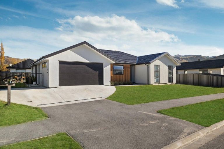 Photo of property in 33 Headley Drive, Lower Shotover, Queenstown, 9304