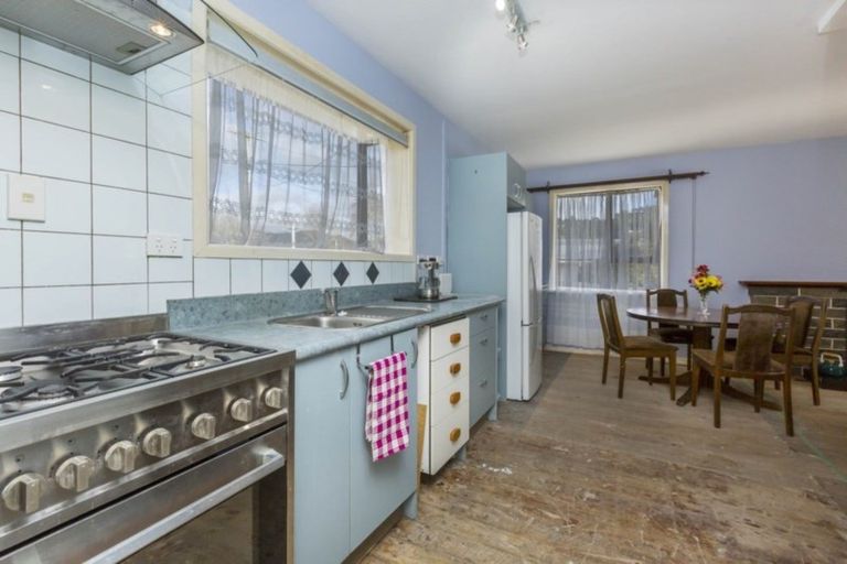 Photo of property in 16 Richard Grove, Stokes Valley, Lower Hutt, 5019