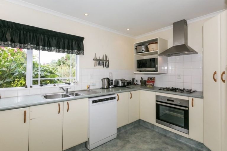 Photo of property in 525a Main North Road, Bay View, Napier, 4104