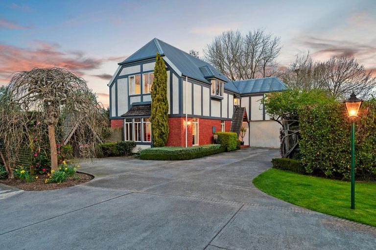 Photo of property in 2/24a Larch Place, Casebrook, Christchurch, 8051