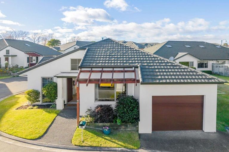 Photo of property in 30 Lakeridge Close, Rangatira Park, Taupo, 3330