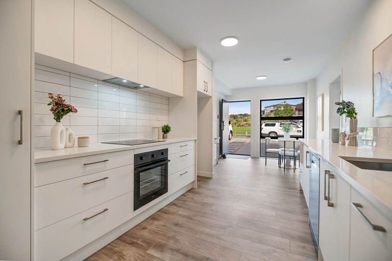 Photo of property in 4/3 Kawau Close, Orewa, 0931