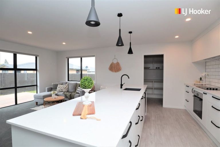 Photo of property in 5 North Foreland Street, Waihola, Milton, 9073