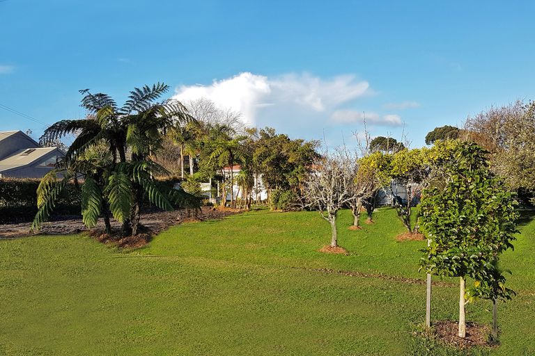 Photo of property in 64 Harbour View Road, Point Wells, 0986