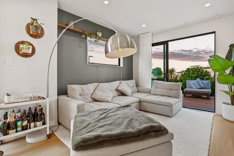 Photo of property in 33 Waka Moana Drive, Hobsonville, Auckland, 0616