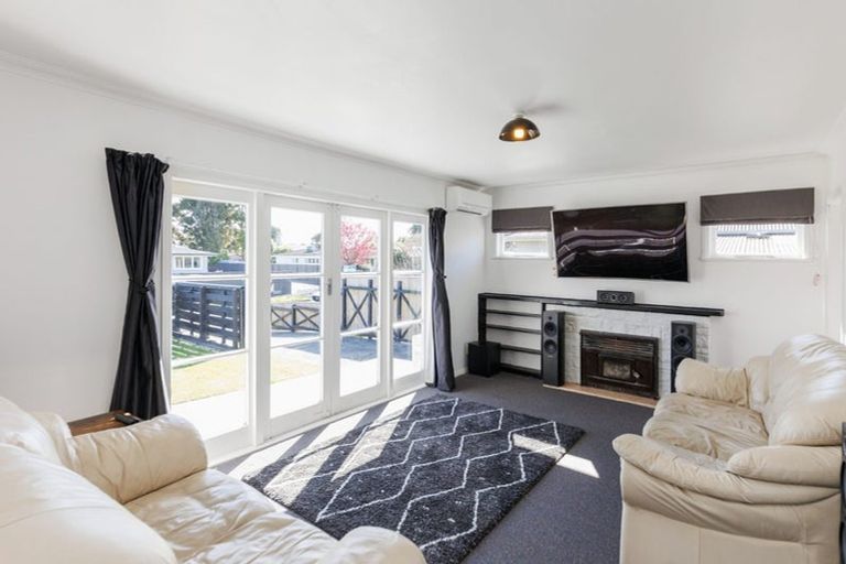 Photo of property in 12 Galway Avenue, Hokowhitu, Palmerston North, 4410