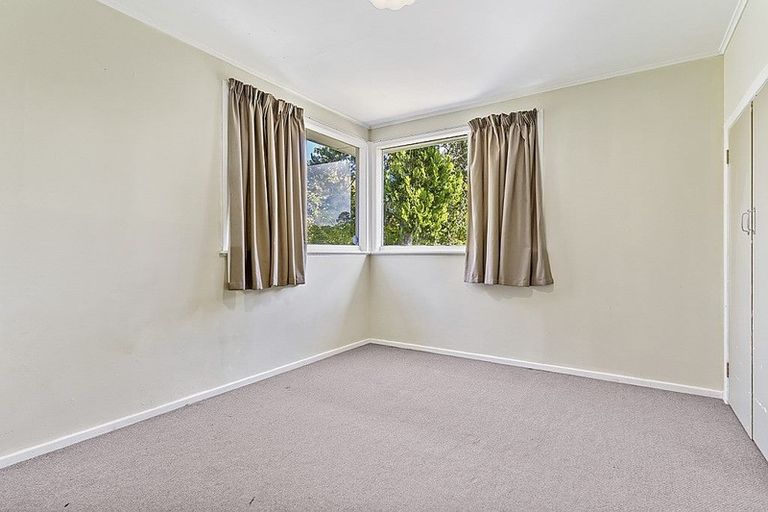 Photo of property in 16a Penfold Place, Henderson, Auckland, 0610