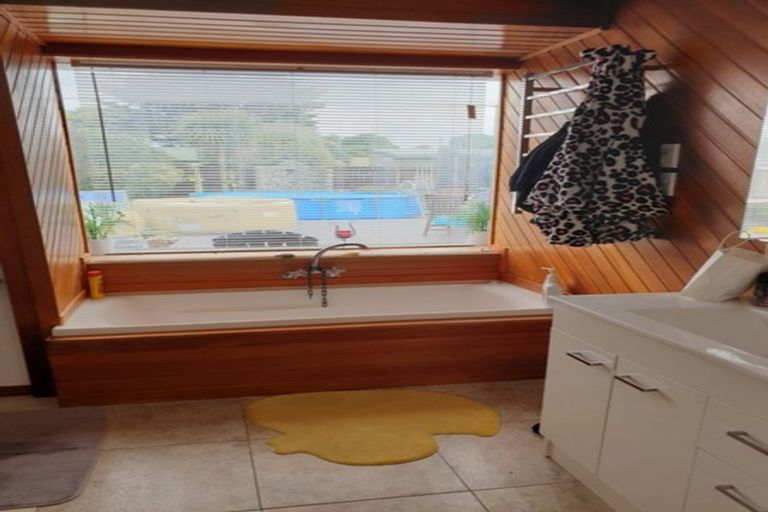 Photo of property in 338 Marine Parade, New Brighton, Christchurch, 8061