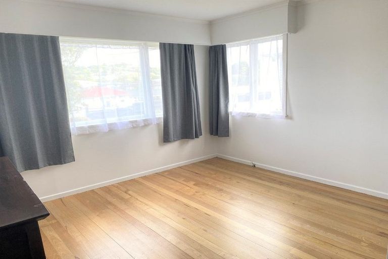 Photo of property in 100 Triangle Road, Massey, Auckland, 0614