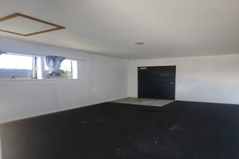 Photo of property in 308 Massey Road, Mangere East, Auckland, 2024
