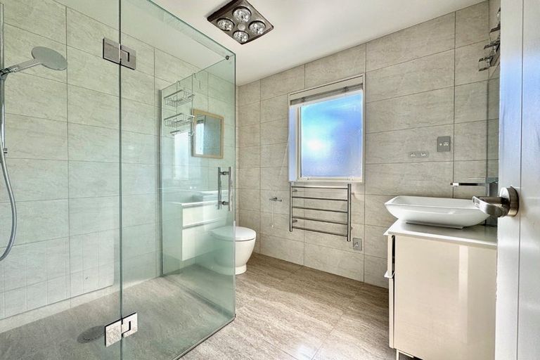 Photo of property in 10 Palazzo Close, Flat Bush, Auckland, 2019