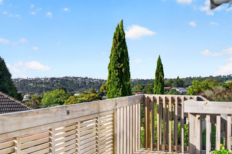 Photo of property in 2/47 Birkdale Road, Birkdale, Auckland, 0626