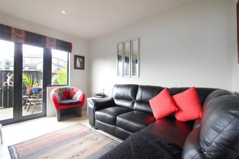 Photo of property in 10 Dawood Place, The Gardens, Auckland, 2105