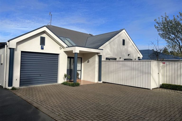 Photo of property in 275 Memorial Avenue, Burnside, Christchurch, 8053