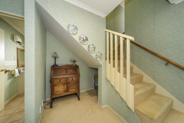 Photo of property in 23 Chadwick Place, Highbury, Palmerston North, 4412