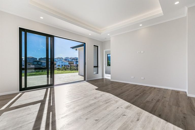 Photo of property in 16 Captain Rings Drive, Papakura, 2110