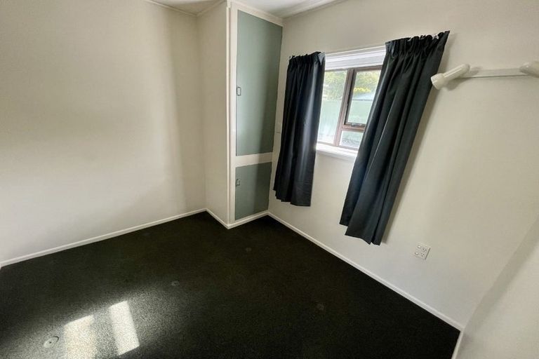 Photo of property in 2/52 Russell Terrace, Berhampore, Wellington, 6023