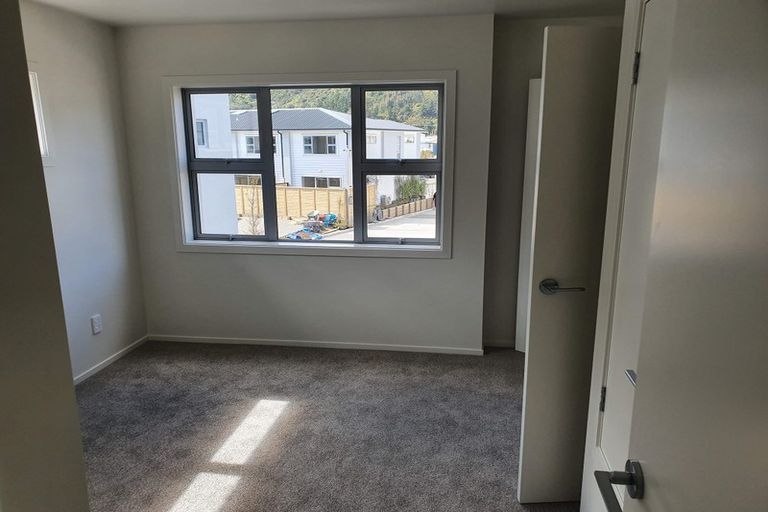 Photo of property in 19 Mcgrath Way, Taita, Lower Hutt, 5011