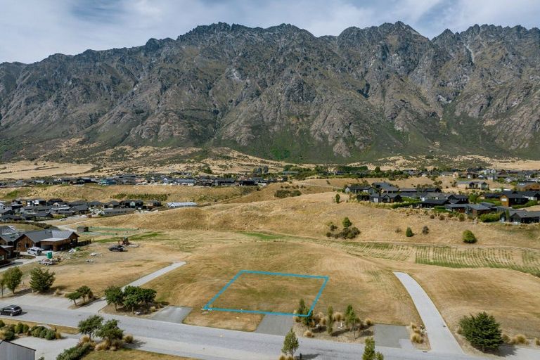 Photo of property in 14 Cunninghams Drive, Jacks Point, Queenstown, 9371