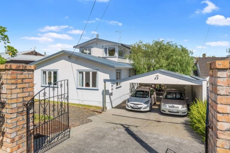 Photo of property in 47 Hebron Road, Waiake, Auckland, 0630