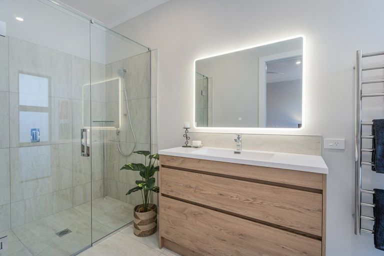 Photo of property in 168 Kupe Drive, Whitianga, 3510