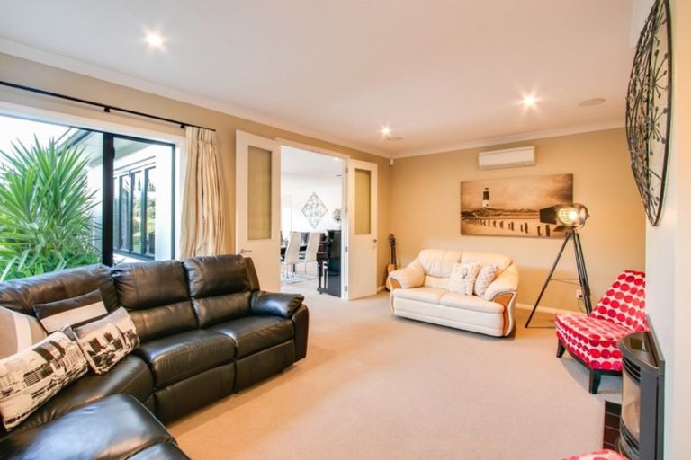Photo of property in 74 Merlot Drive, Greenmeadows, Napier, 4112