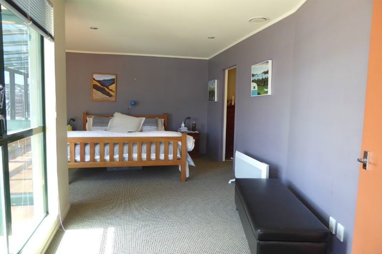 Photo of property in Tennyson Apartments, 3/25 Tennyson Street, Te Aro, Wellington, 6011