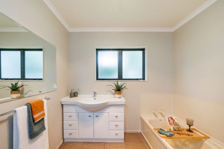 Photo of property in 15 Woodland Grove, Feilding, 4702