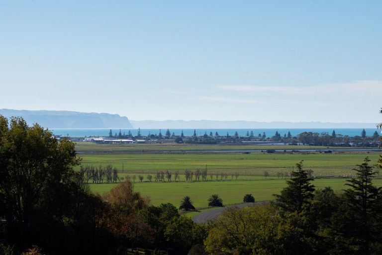 Photo of property in 86 Oak Road, Poraiti, Napier, 4112