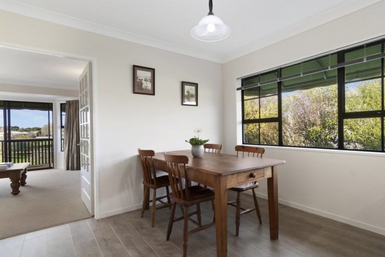 Photo of property in 64 Links View Drive, Omokoroa, 3114