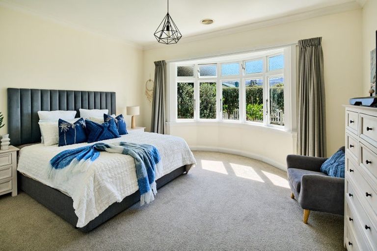 Photo of property in 22 Central Terrace, Alicetown, Lower Hutt, 5010