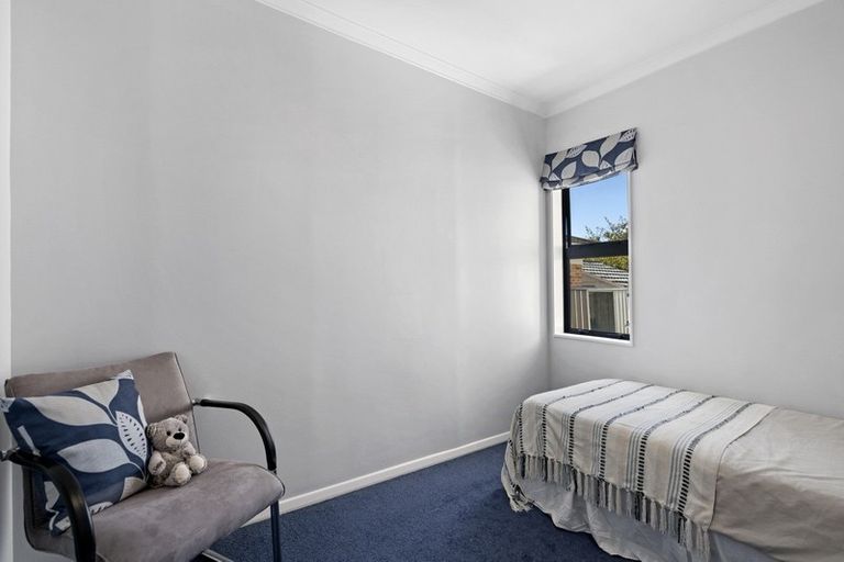 Photo of property in 10 Oak Street, Ebdentown, Upper Hutt, 5018